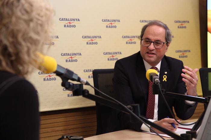 Photograph of President Torra during the interview on Catalunya Ràdio
