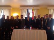Representatives of the governments of Catalonia and Québec sign an accord to strengthen bilateral relations
