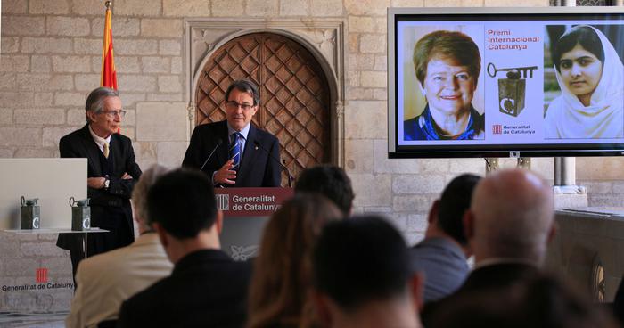 Fotografia del president anunciant les guardonades amb el Premi Internacional Catalunya