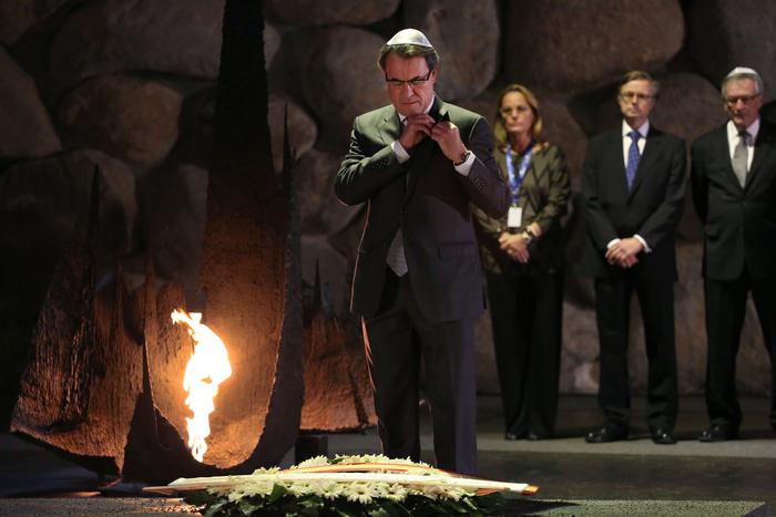 El president Mas a l'ofrena al Museu de l'Holocaust 