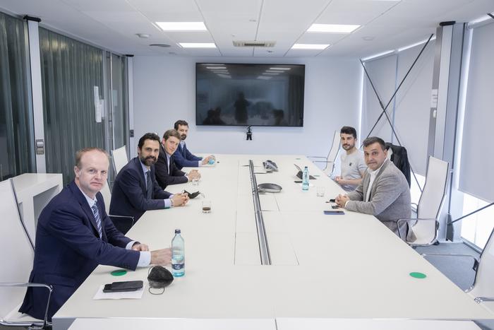 Fotografia de la reunió amb el president del Comitè d'Empresa, Matías Carnero