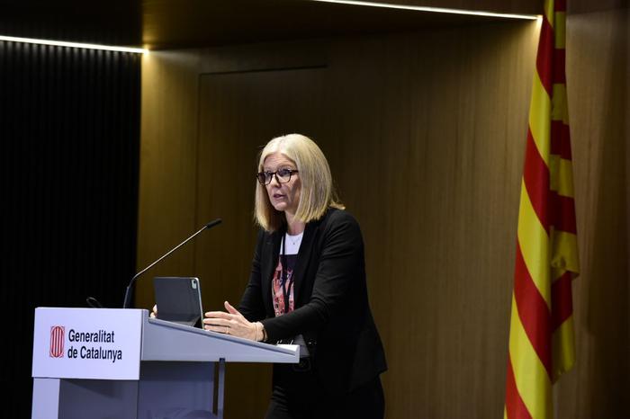 La secretaria d'Afers Econòmics i Fons Europeus de la Generalitat, Matilde Villarroya, durant la presentació de la Nota d'Economia 106 (6)