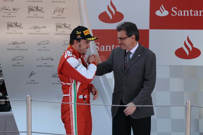 El president Mas saluda Fernando Alonso