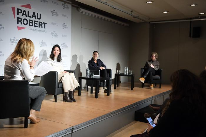 Foto del debat entre les tres dones emprenedores (Jordi Salinas)