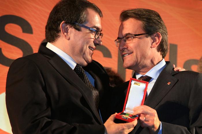 El president lliura la Medalla als Serveis Distingits a Jordi Jané