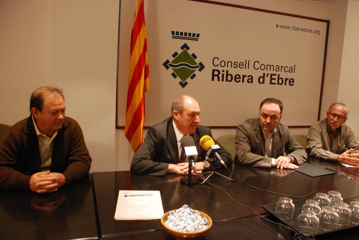 Fotografia de la sigantura del conveni amb el Consell Comarcal de la Ribera d'Ebre