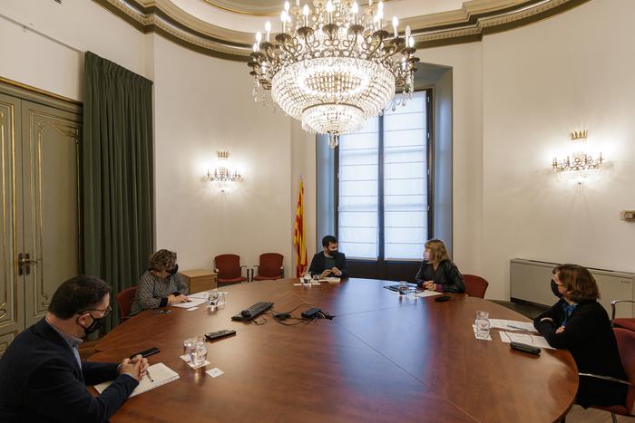 Reunió entre el Govern català i la Generalitat valenciana per establir col·laboracions en els sectors culturals