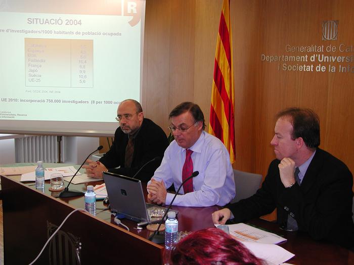 El conseller del DURSI, Carles Solà, durant la roda de premsa