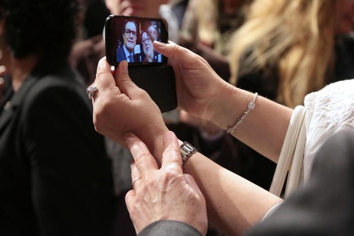 President Mas posing for a "selfie"