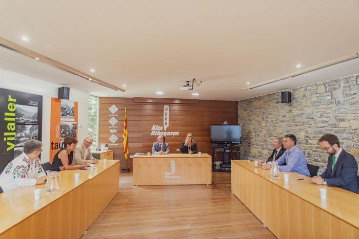 El conseller Giró durant la reunió al Consell Comarcal de l'Alta Ribagorça