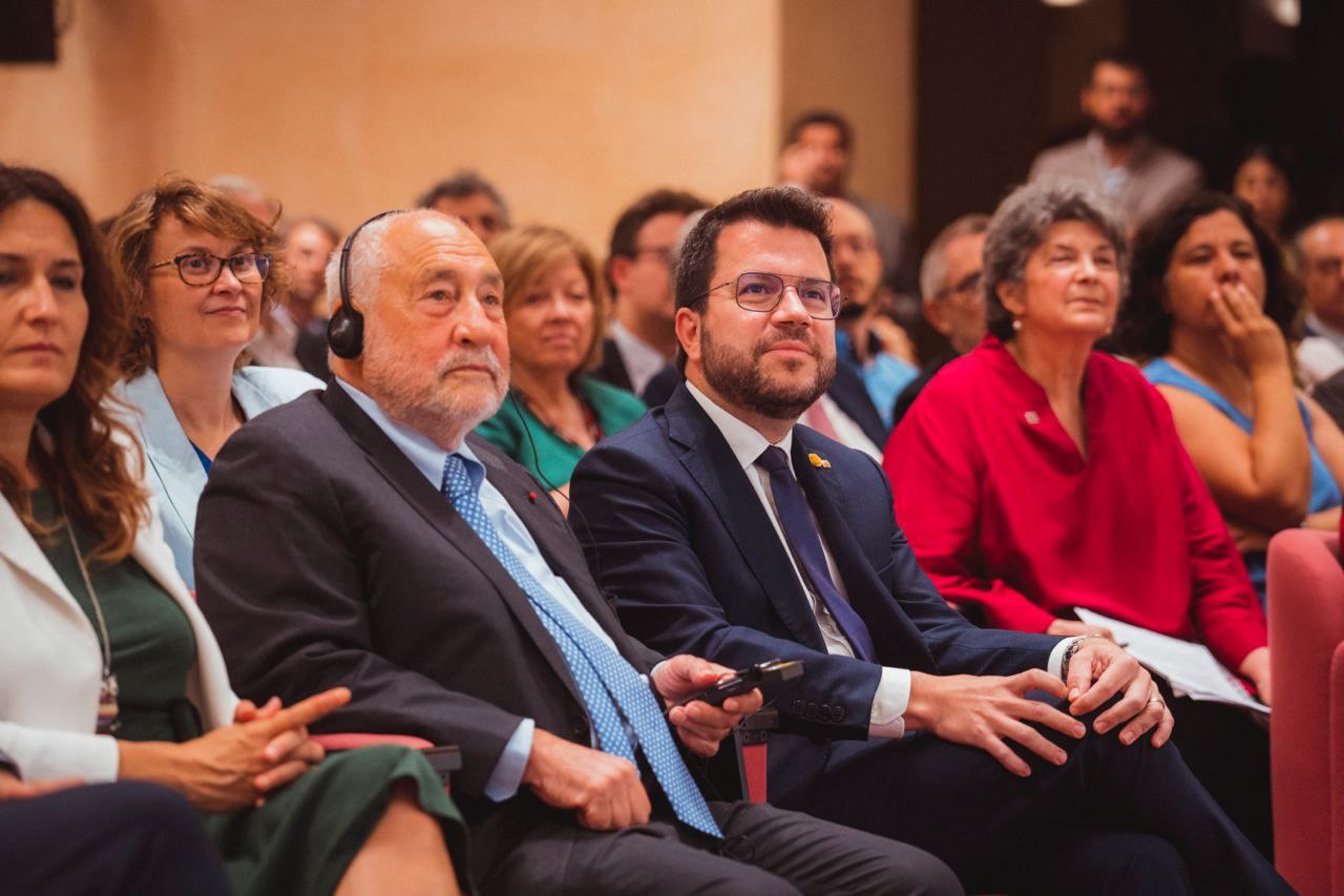 El president i Stiglitz durant l'acte
