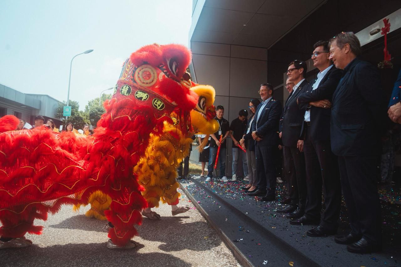 Visita a la planta de Ficosa a la Xina