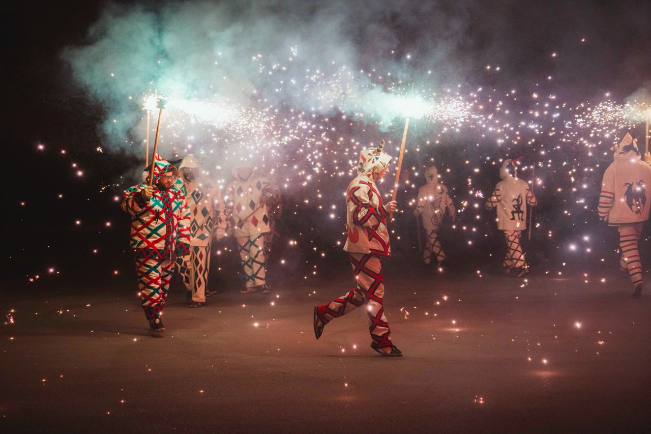 Actuació de ball de diables a càrrec de l’Associació Bestiari Festiu de la Colla Coca (Constantí) i la Colla de Diables de Reus