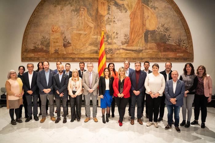 Imatge dels assistents a la constitució del Consell Català de Municipis Rurals