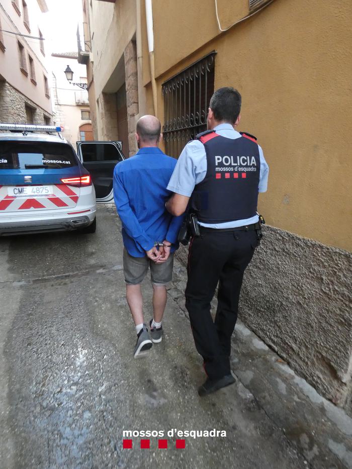 Ingressa a presó un home per atracar a punta de ganivet dues benzineres del Camp de Tarragona