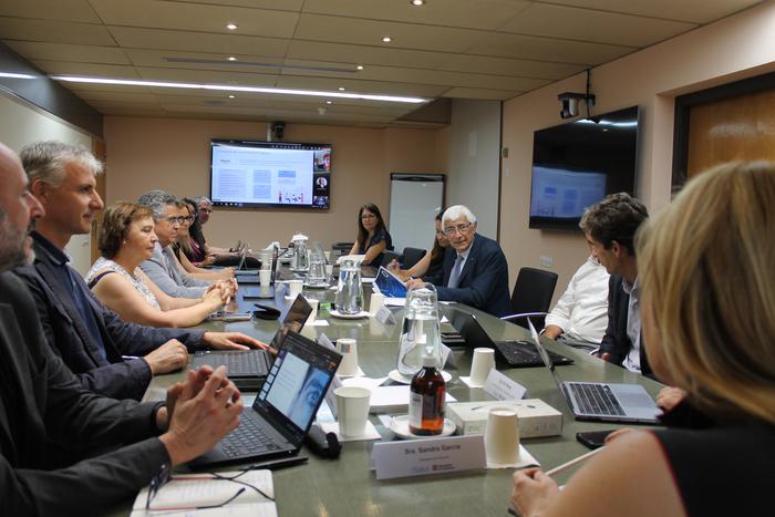 Fotografia de la primera reunió del Comitè Directiu del Programa Salut/IA presidida pel conseller de Salut, Manel Balcells i Díaz, al Departament de Salut.