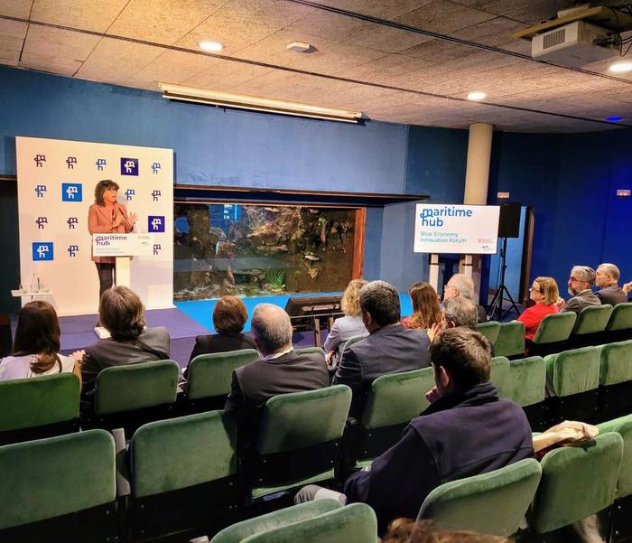 La consellera Teresa Jordà inaugurant el Fòrum Maritime Hub 2022