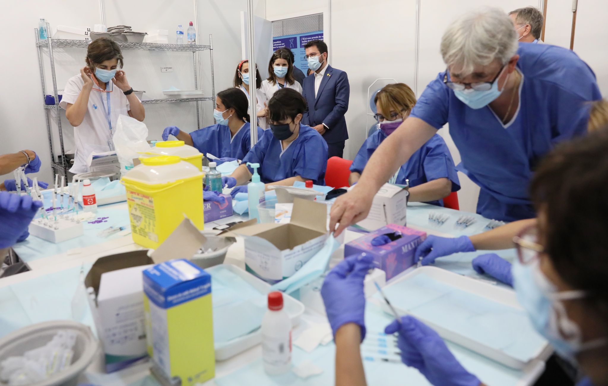 Visita al centre de vacunació contra la Covid-19 de la Fira de Barcelona