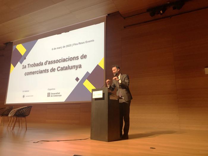 El conseller Torrent durant l'acte inaugural de la 1a Trobada d'Associacions de Comerciants de Catalunya

