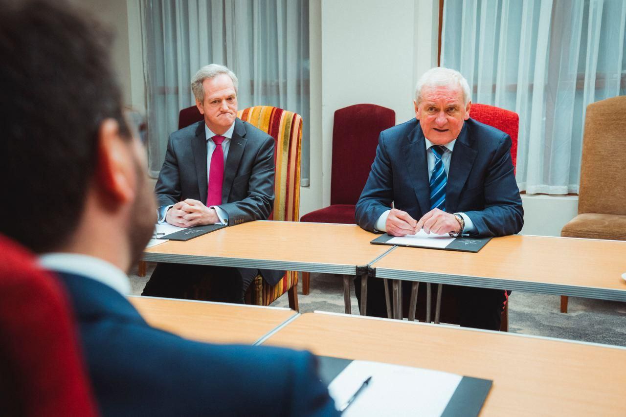 Reunió amb l'ex primer ministre de la República d'Irlanda Bertie Ahern, a Dublín