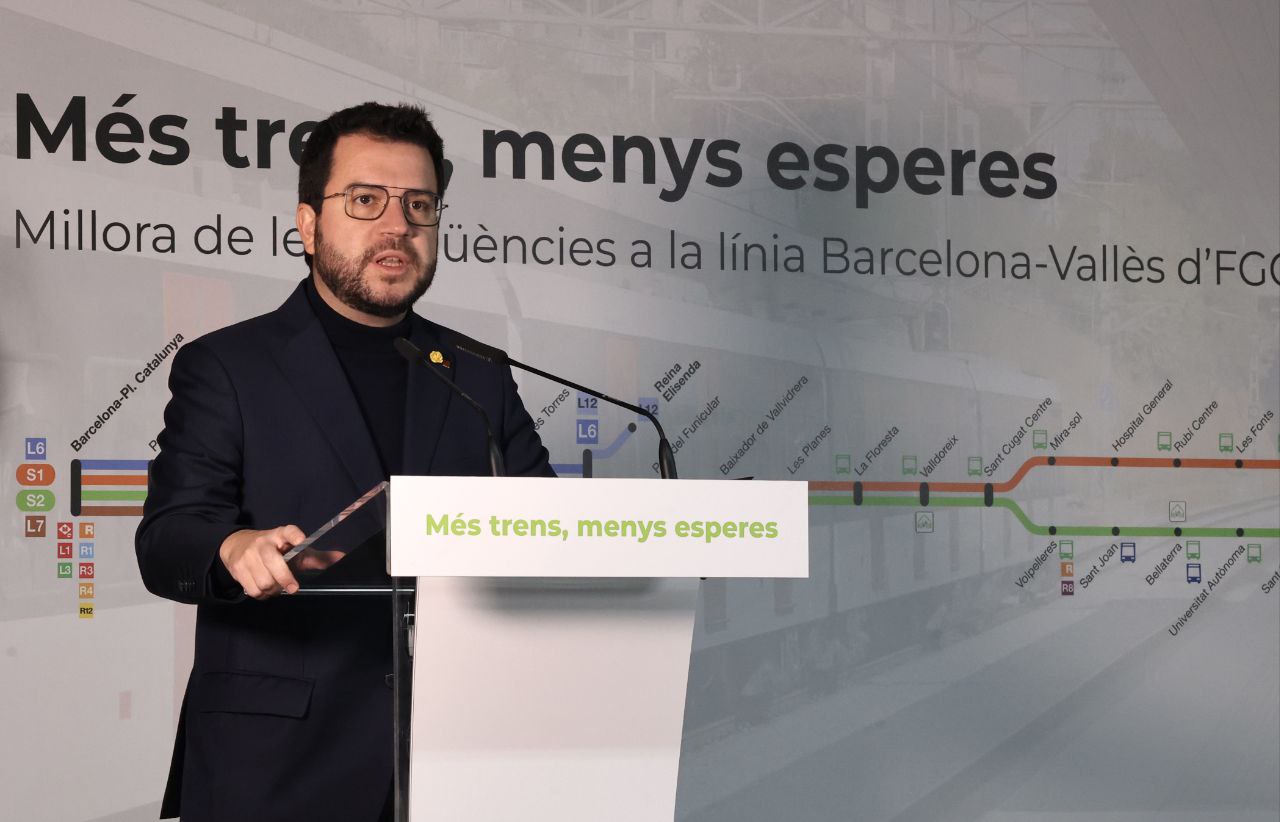 El president i el conseller Fernàndez han conegut la millora de les freqüències de trens en hora punta de la línia del Vallès de FGC