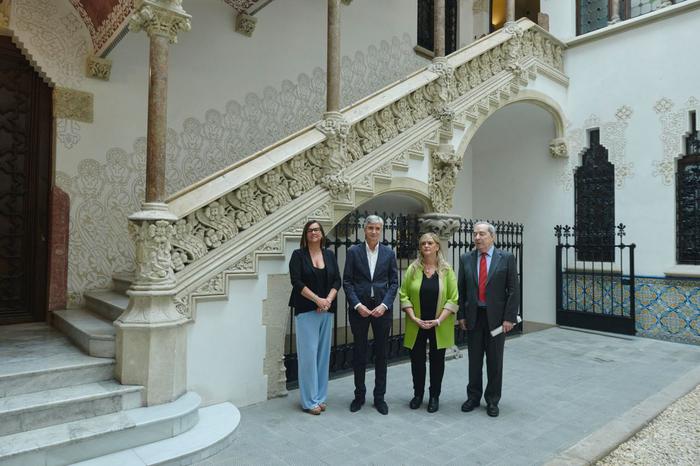 D'esquerra a dreta, la directora de l'Institut Català de la Salut, Yoalda Lejardi,  el conseller de Salut, Josep Maria Argimon, la consellera de Drets Socials, Violant Cervera, i el president d¿UNICEF Comitè  Catalunya, Jaume Lanaspa.